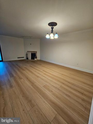 262 CLINTON CT, Holland, PA 18966