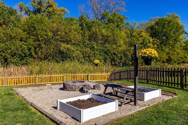 204 McDaniels Lane, Springboro, OH 45066