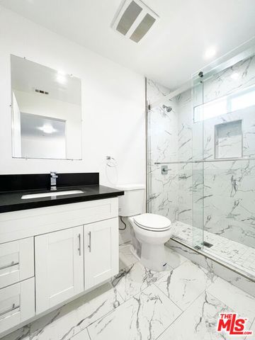 6732 Irvine Avenue, North Hollywood, CA 91606