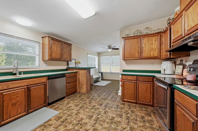 305 Ridgecrest Road, Pottsboro, TX 75076