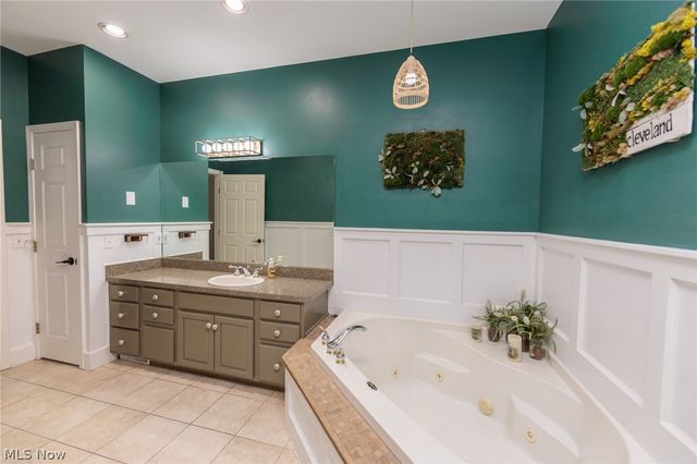 12195 Pheasant Run Circle, North Royalton, OH 44133