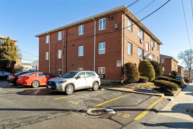 133 Warren St 3, Watertown, MA 02472