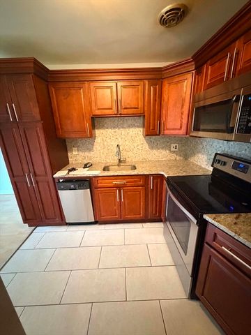 133 Warren St 3, Watertown, MA 02472