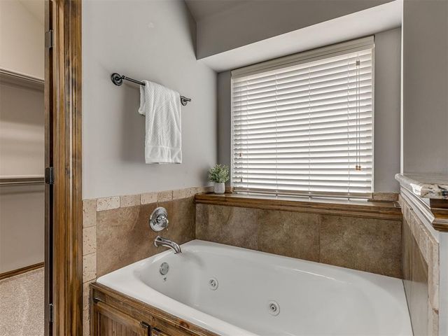 805 Bobcat Trail, Yukon, OK 73099