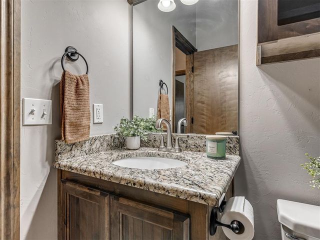 805 Bobcat Trail, Yukon, OK 73099