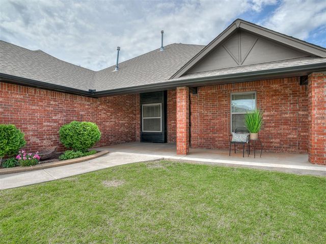 805 Bobcat Trail, Yukon, OK 73099