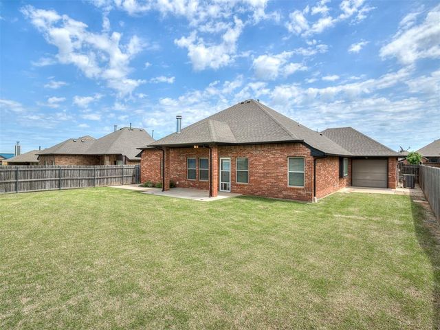805 Bobcat Trail, Yukon, OK 73099