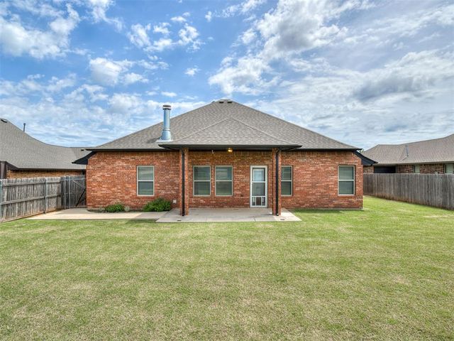 805 Bobcat Trail, Yukon, OK 73099