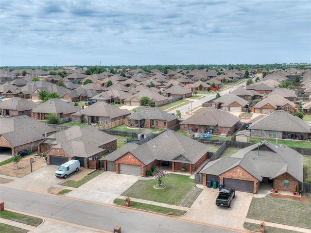 805 Bobcat Trail, Yukon, OK 73099