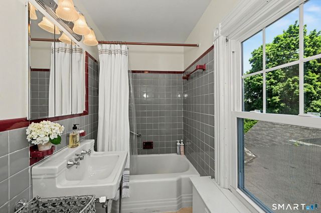 80 Leonard Street, Stamford, CT 06906