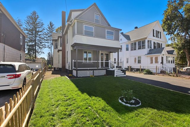 12 Saint James Ave, Holyoke, MA 01040