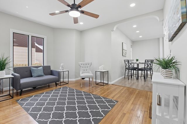 12 Saint James Ave, Holyoke, MA 01040