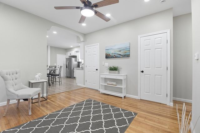 12 Saint James Ave, Holyoke, MA 01040