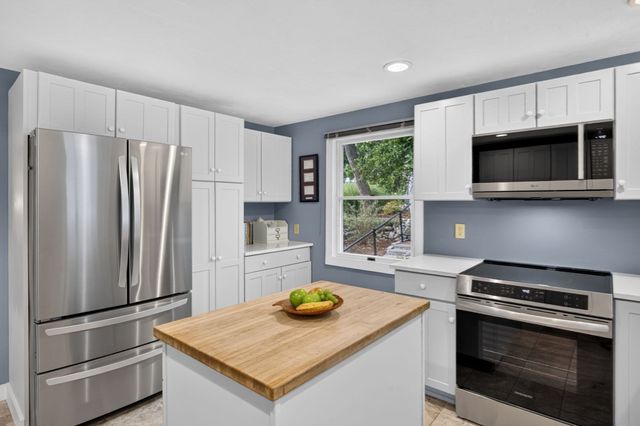 34 Dexter Ave, Sandwich, MA 02563