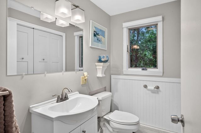34 Dexter Ave, Sandwich, MA 02563
