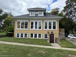 73 Henderson Street, Pontiac, MI 48341