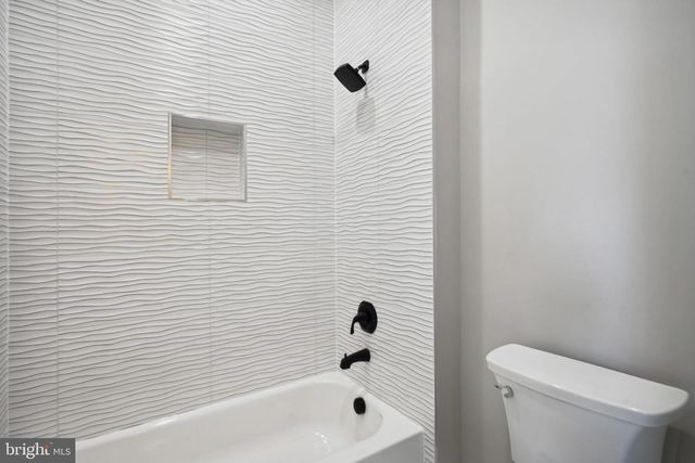 25 ROCK ISLAND RIDGE , LAKE ANNA, Mineral, VA 23117