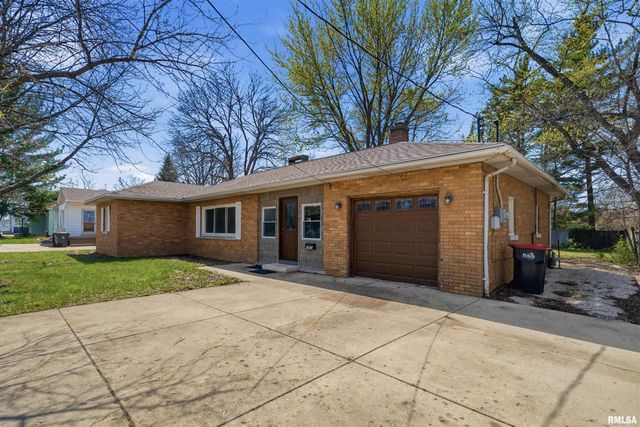 2422 COURT Street, Pekin, IL 61554