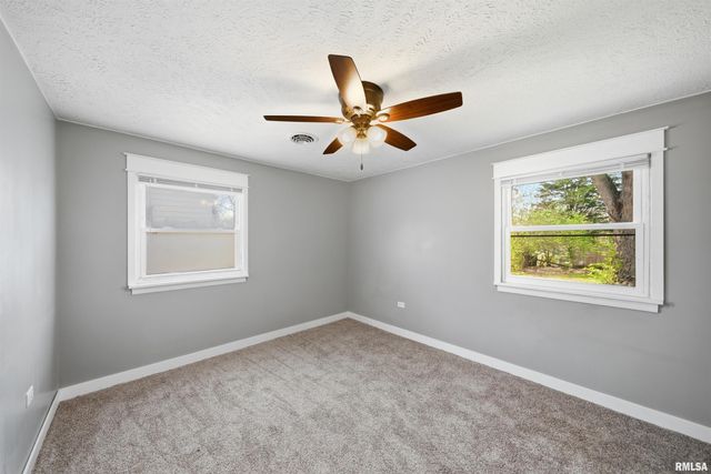2422 COURT Street, Pekin, IL 61554