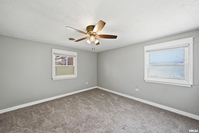 2422 COURT Street, Pekin, IL 61554