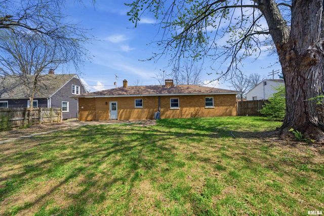 2422 COURT Street, Pekin, IL 61554