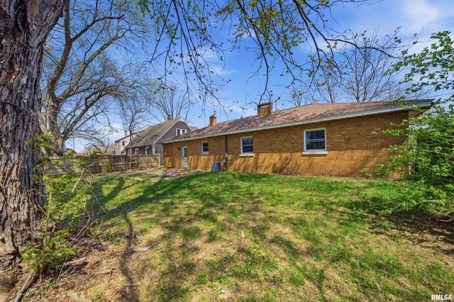 2422 COURT Street, Pekin, IL 61554