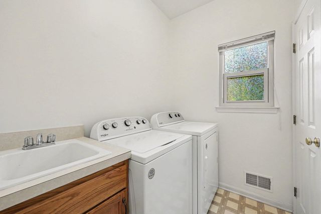 2603 Ravineside Lane S, Oceola Twp, MI 48843