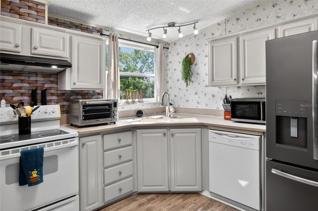 3071 KEUKA LOOP, Lakeland, FL 33810
