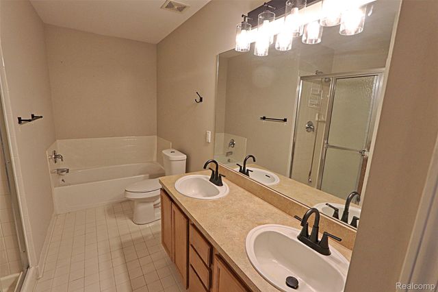 42759 Leon Drive 155, Van Buren Charter Township, MI 48111