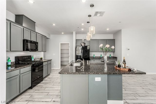 6106 Castle Gardens Avenue, Las Vegas, NV 89130