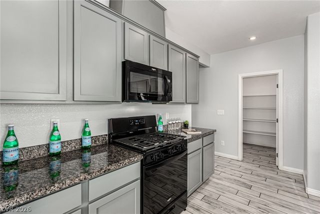 6106 Castle Gardens Avenue, Las Vegas, NV 89130