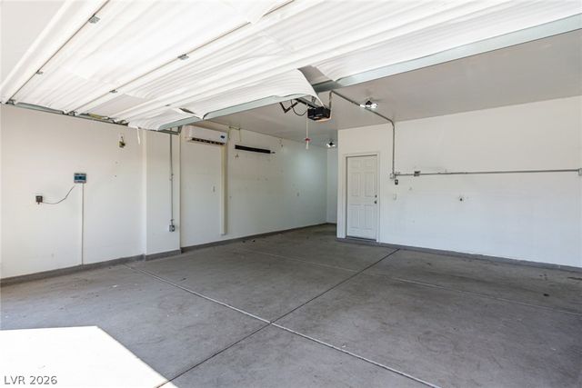 6106 Castle Gardens Avenue, Las Vegas, NV 89130