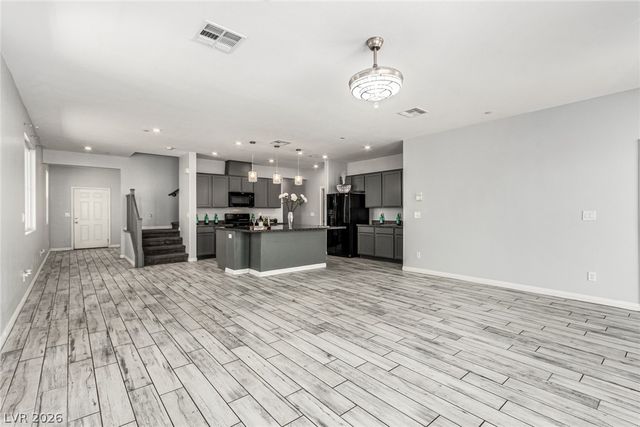 6106 Castle Gardens Avenue, Las Vegas, NV 89130