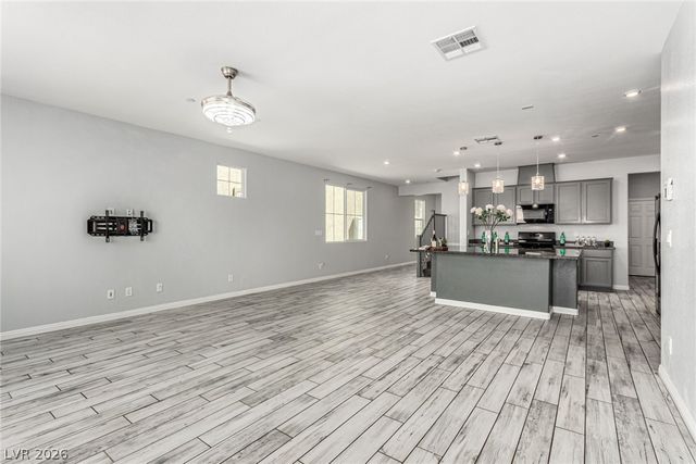 6106 Castle Gardens Avenue, Las Vegas, NV 89130