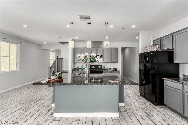 6106 Castle Gardens Avenue, Las Vegas, NV 89130