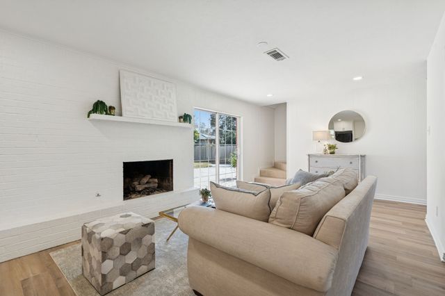 3905 Marys Creek Drive, Benbrook, TX 76116