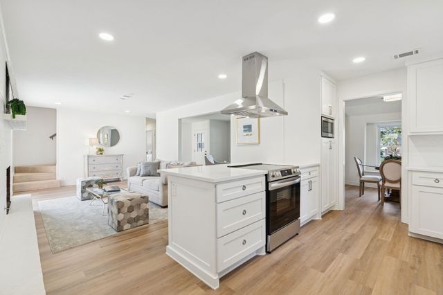 3905 Marys Creek Drive, Benbrook, TX 76116