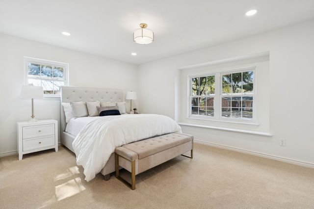 3905 Marys Creek Drive, Benbrook, TX 76116