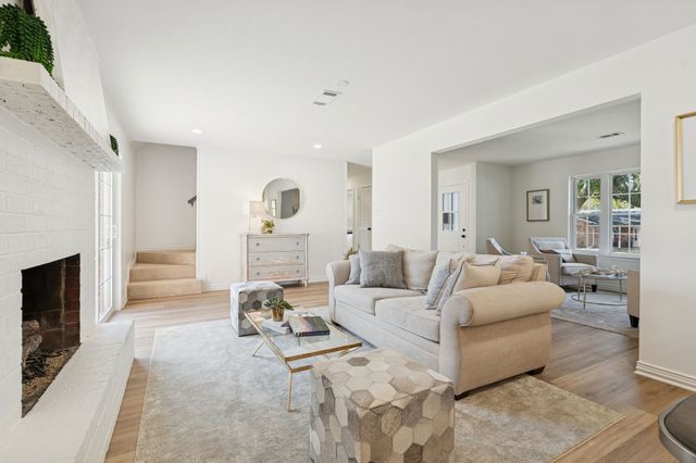 3905 Marys Creek Drive, Benbrook, TX 76116