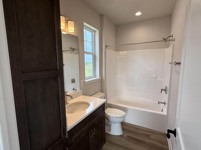 W214N4932 Casey COURT, Menomonee Falls, WI 53051