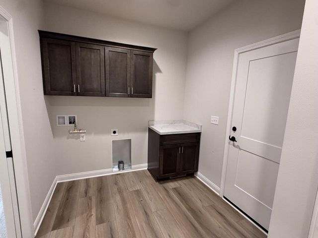 W214N4932 Casey COURT, Menomonee Falls, WI 53051