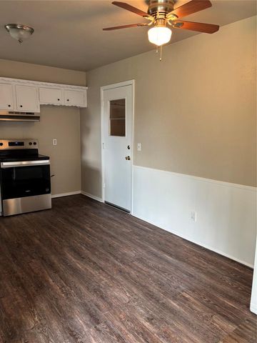 624 SW 12th Street, Moore, OK 73160