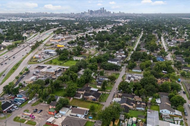 lot 13 block 55 Hershe Street, Houston, TX 77020