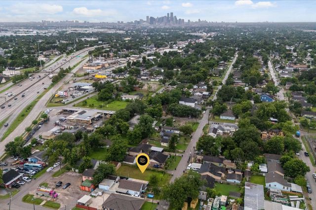 lot 13 block 55 Hershe Street, Houston, TX 77020