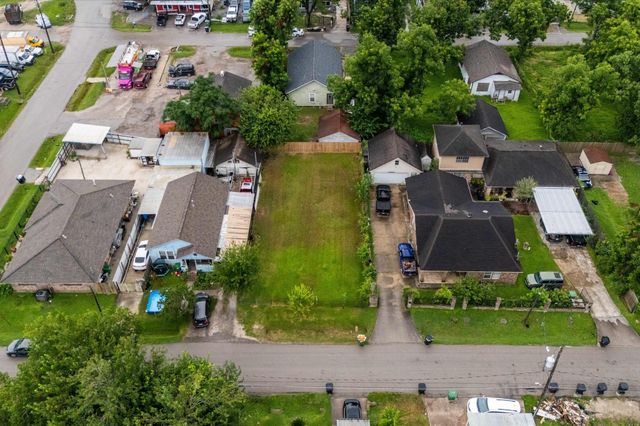 lot 13 block 55 Hershe Street, Houston, TX 77020