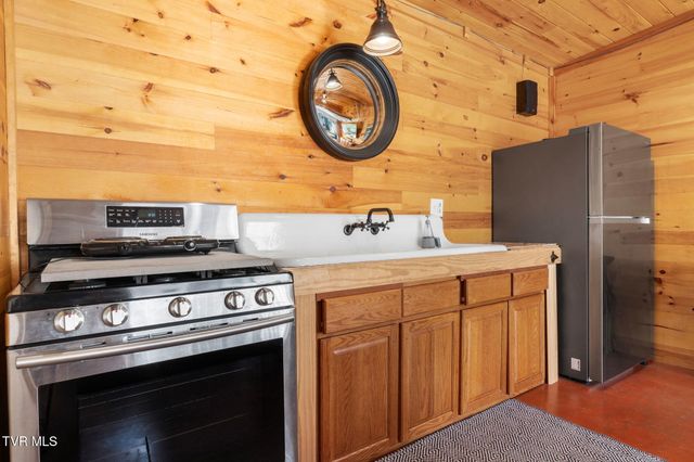 207 Main Street, Butler, TN 37640