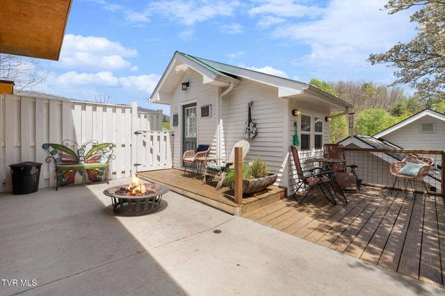 207 Main Street, Butler, TN 37640