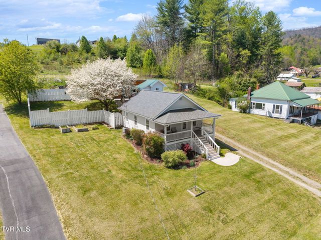 207 Main Street, Butler, TN 37640
