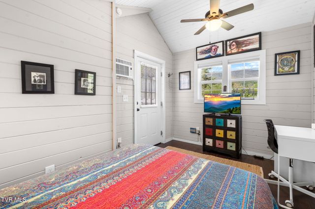 207 Main Street, Butler, TN 37640