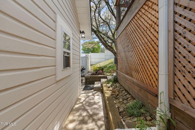 207 Main Street, Butler, TN 37640